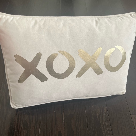 Safavieh XOXO Throw Pillow, Gold/Cream - Picture 4 of 6